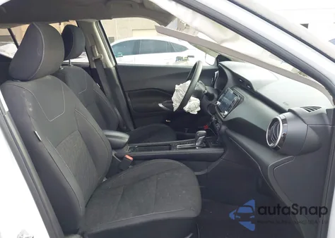 2021 Nissan Kicks Sv Xtronic Cvt z USA, uszkodzony, nr VIN 3N1CP5CV1ML486472